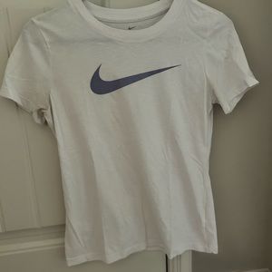 Nike womens t shirt size Xs